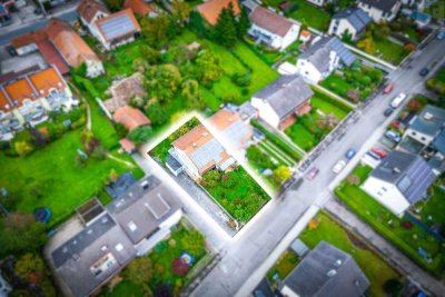 **XXL-Doppelhaushälfte mit großem Grundstück in TOP-Lage in Friedrichshofen