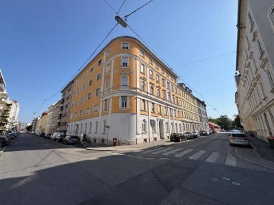 Nähe Augarten neu sanierte Altbauwohnung