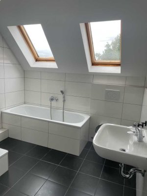 Großzügige und moderne Dachgeschosswohnung - ideal für Katzenhalter