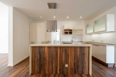 Viel Raum für Ideen: 4-Zimmer-Wohnung mit eigenem Garten Wohnen und Arbeiten stilvoll vereint.