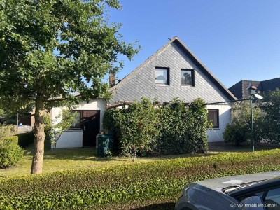 gepflegtes 1 Familienhaus mit Garten, Carport und Garage in ruhiger Sackgasse