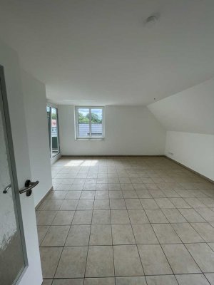 Vollständig renovierte 2-Zimmer-Wohnung mit Loggia und EBK in Halstenbek