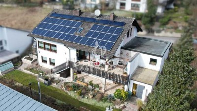 *** Exklusives MGH mit  PV, Einliegerwohnung & Luxusdetails – sonnige Südlage & starke Rendite! ***