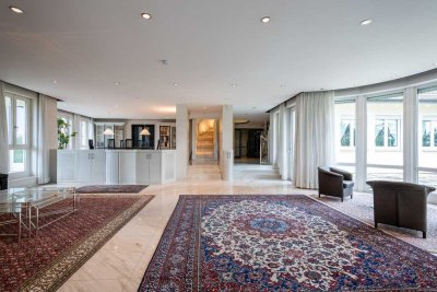 Repräsentative Villa mit Tiroler Stube, Weinkeller & Sauna in Aussichtslage!