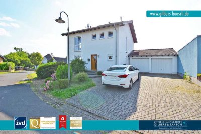 Preist: Freistehendes Einfamilienhaus mit Garten und Doppelgarage in familienfreundlicher Wohnlage