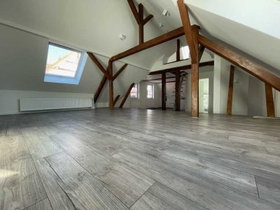Sanierte Maisonette-Wohnung für Singles oder Paare