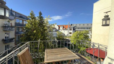 Reserviert: Denkmal - Stilaltbau: charmante 3 Zimmer, 3. OG mit Südbalkon - optional möbliert -