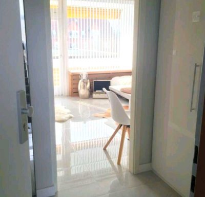 190000 € - 42 m²- 1.5 Zi.
RUMD-UM-SORGLOS-PAKET inkl. Garten, Pool, Garage, Partyraum & Waschraum!!!