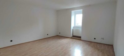 Attraktive und geräumige 3-Zimmer Wohnung mit Balkon und Stellplatz