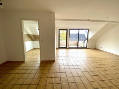 Über den Dächern von Rüttenscheid - charmante Dachgeschosswohnung mit Balkon und Tiefgarage