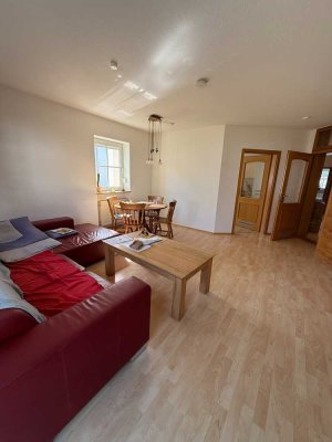 Ruhig wohnen in Ruderting: 4 Zimmer, zwei Balkone, Garage und Außenstellplatz