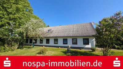 Ortstypisches Landhaus in einem gepflegten Zustand in Randlage