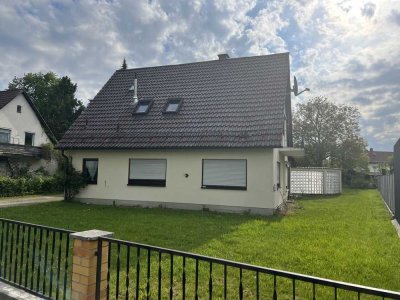 2 GENERATIONEN ODER GROSSE FAMILIE! ZWEI-FAMILIEN-HAUS ODER BAUGRUND FÜR DHH ODER GROSSES EFH