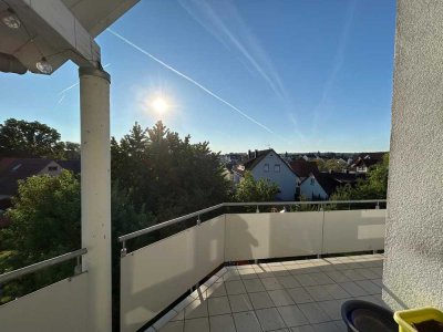 Attraktive 3-Zimmer-Wohnung mit Balkon und Einbauküche in Neuhausen