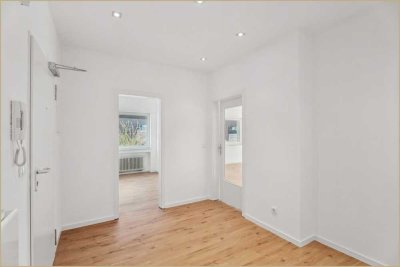 Frisch saniert & bereit zum Einziehen – Stilvolle 4-Zimmer-Wohnung mit großer Sonnenterrasse in Esse