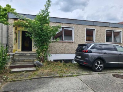 Erwecken Sie das Haus aus seinem Dornröschenschlaf +++