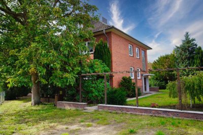 Im Herzen von Preetz - Großzügige Immobilie und ein Baugrundstück