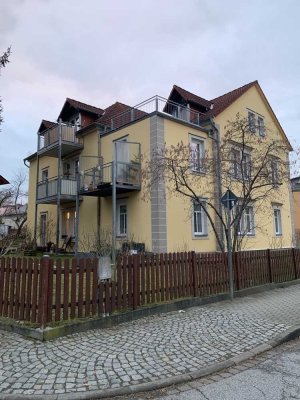 1 Zimmer Dachgeschosswohnung mit Terrasse in ruhiger Wohnlage !