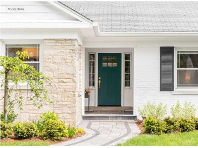 Einfamilienhaus mit Wintergarten und Garage -