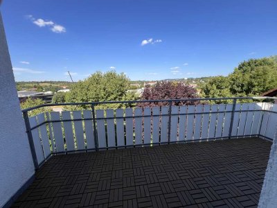 Wunderschöne Maisonette Wohnung mit Tiefgarage und herrlichen Blick auf die Hohenloher Ebene