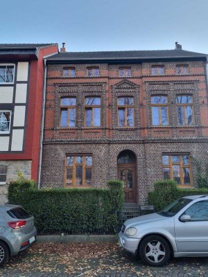 Schöne 3-Zimmer-Wohnung mit EBK in historischen Ortskern von Sieglar.