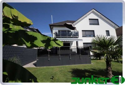 ***Stilvolles MFH in Rodgau - Selbsteinzug oder Vermieten - hier ist beides mögich***