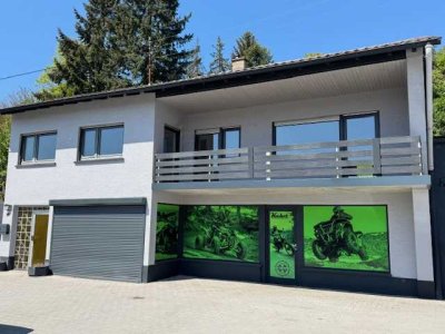 Erstbezug nach Sanierung mit Balkon und Einbauküche: Schöne 5-Raum-Wohnung in Altenglan