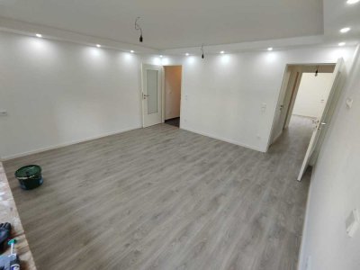 Ohne Maklerprov., vollständig renovierte 4-Zimmer-Erdgeschosswhg. mit Terrasse in Oberschleissheim