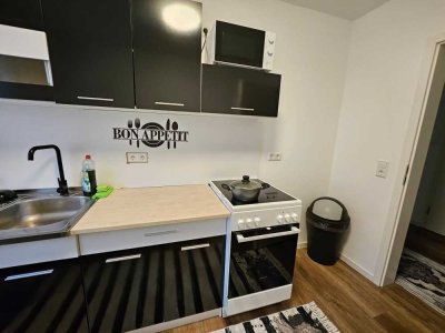Stilvolle, vollständig renovierte 2-Raum-Wohnung mit Balkon in Koblenz