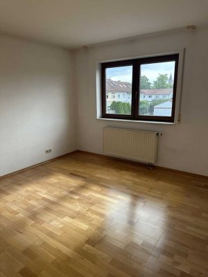 Attraktive 2,5-Zimmer-Wohnung mit Balkon, Einbauküche & Tiefgaragenstellplatz zu vermieten