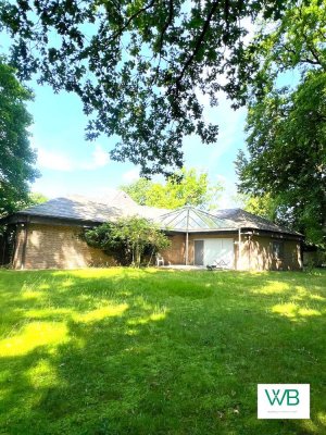 Exklusive historische Villa mit Schwimmbad in bester Lage von Ehmen