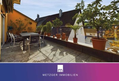 Mehrfamilienhaus im Herzen Denkendorfs: 3 Wohnungen und großzügige Gewerbefläche
