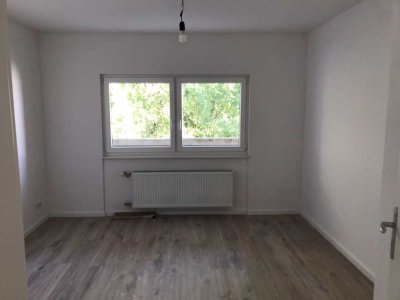 *Erstbezug nach sanierung* 4 ZKB mit Balkon in ruhiger Lage von Friedberg zu vermieten