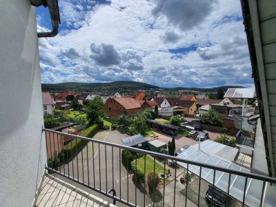 Schöne gepflegte 3-Raum-Maisonette-Wohnung, gehobene Innenausstatt., EBK, Balkon, Stellplatz, Keller