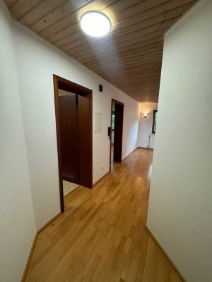 Vollständig renovierte Wohnung mit zwei Zimmern und Einbauküche in Niefern-Öschelbronn