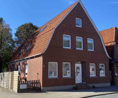 Solides Zweifamilienhaus in zentraler Lage in Otterndorf mit schönem Grundstück