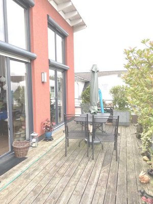 Penthouse !! 2,5Zimmer-Wohnung mit toller Dachterrasse, Aufzug, Kamin und Garage in Rheinbach!