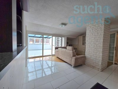Attraktive Dachgeschosswohnung – Wintergarten, Terrasse, Garten &amp; mehr