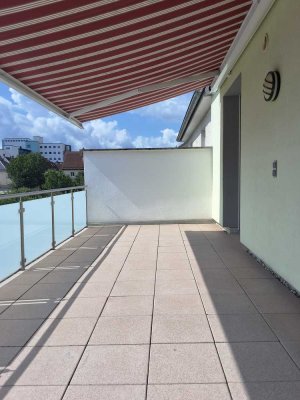 Große 3-Zimmer-Maisonettewohnung mit Balkon und Einbauküche