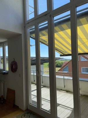 Stilvolle, gepflegte 3-Zimmer-Maisonette-Wohnung mit geh. Innenausstattung mit Balkon und EBK