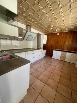 Preiswertes 5,5-Zimmer-Einfamilienhaus mit EBK in Treuchtlingen