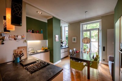 **RESERVIERT!** Charmant sanierte Altbauwohnung mit Garten und Einbauwohnküche in Frankfurt-Bornheim