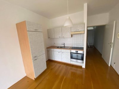 Gemütliche Wohnung mit Balkon, Kellerabteil und Tiefgaragenplatz (optional) in Nähe LKH, Med Uni sowie Privatklinik Graz Ragnitz zu vermieten.