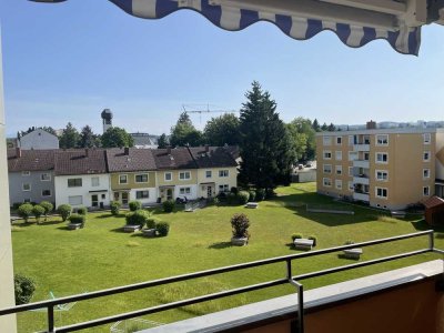 Von Privat: vollständig renovierte 2,5-Zimmer-Wohnung mit Balkon und Einbauküche in Kaufbeuren