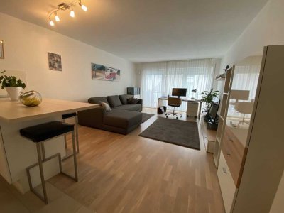 schöne 2-Zi Whng. mit Balkon, EBK, TG IN-West Nähe Klinikum, Westpark und div. Einkaufsmöglichkeiten