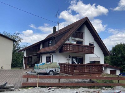 5-Raum-Dachgeschosswohnung mit 2 Stellplätzen und Einbauküche in Backnang-Strümpfelbach