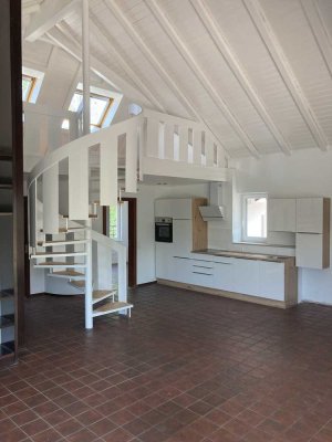 Top Renovierte 3,5-Zimmer-DG-Wohnung über 2 Ebenen, Dachterrasse, 110 qm WFl, Gesamtfläche 150 qm