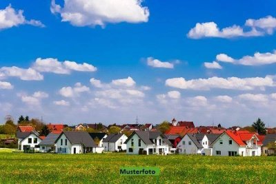 2-Familienhaus mit Doppelgarage