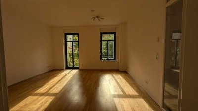 Gehobene 3-Zimmer-Wohnung mit Fußbodenheizung, Parkett, Terasse & Gartenzugang, ggf. teilmöbliert