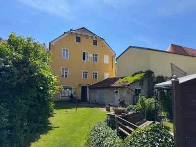 Provisionsfrei - Historisches Mehrfamilienhaus in Ortsmitte mit 780 qm² Garten